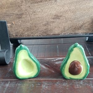 NWT- ceramic salt & Pepper shakers